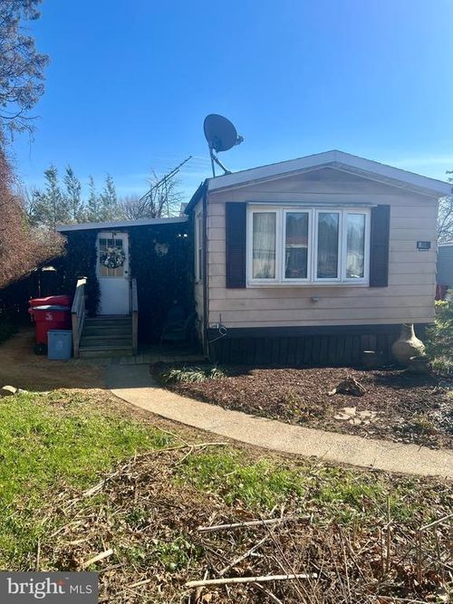 1017 Cherry Tree Xing, BREINIGSVILLE, PA, 18031-1610 | Card Image