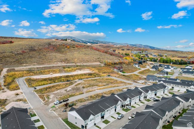 537 N Blue Lake St St, Townhouse with 3 bedrooms, 3 bathrooms and 4 parking in Garden City UT | Image 34