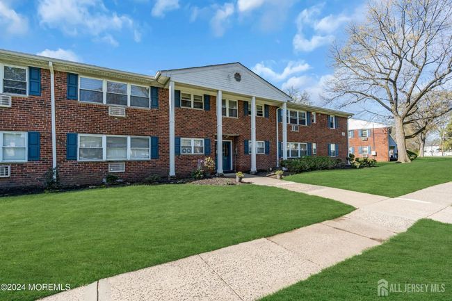 32 Woodedge Ave, Townhouse with 1 bedrooms, 1 bathrooms and null parking in Edison NJ | Image 17