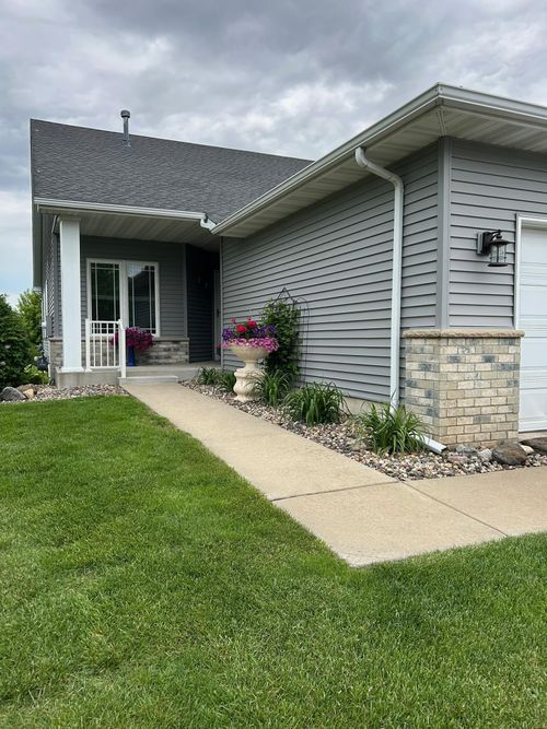 2808 Village Dr, Faribault, MN, 55021-1937 | Card Image