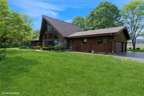 5N584 Dunham Trails Rd, Wayne, IL, 60184-2086 | Card Image
