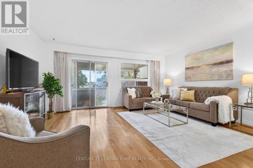 58 Valdor Dr, Scarborough, ON, M1V1R4 | Card Image