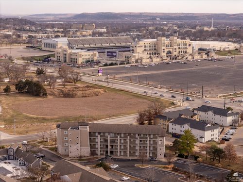 apt-102-2211 College Ave, Manhattan, KS, 66502-1902 | Card Image