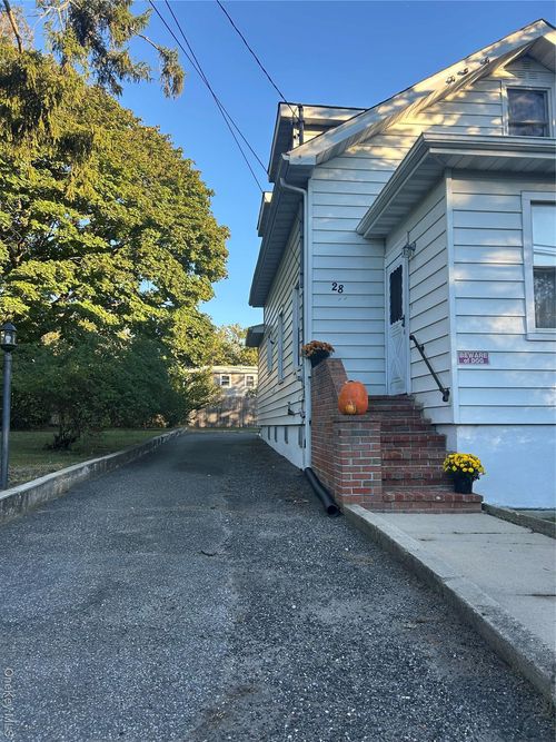 28 Juniper Rd, Rocky Point, NY, 11778-8744 | Card Image