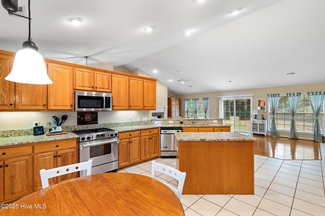 618 Oyster Bay Dr, House other with 3 bedrooms, 4 bathrooms and 2 parking in Sunset Beach NC | Image 12