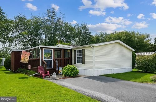 104 Northcrest Acres, LEBANON, PA, 17046-8300 | Card Image