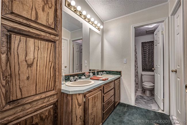 Jack & Jill bathroom | Image 29