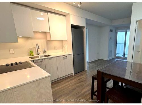 3212-195 Redpath Ave, Toronto, ON, M4P0E4 | Card Image
