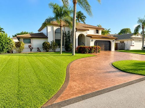 15832 Stonetower St, Davie, FL, 33331-3461 | Card Image