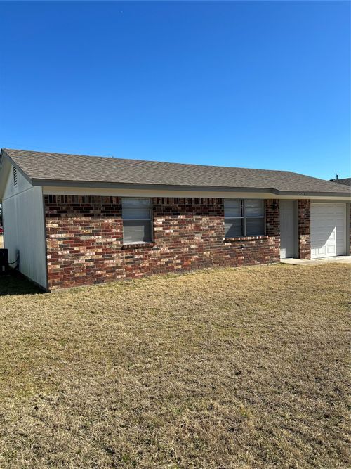 1904 Coral Rd, Azle, TX, 76020-4799 | Card Image