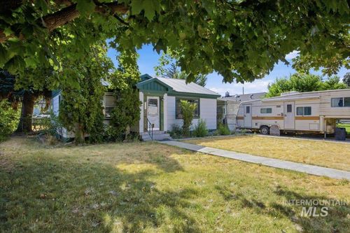 1234 Colorado St, Gooding, ID, 83330-1737 | Card Image