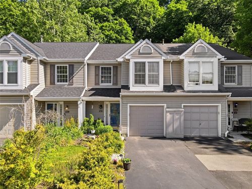 231 Commons Dr, Oakmont, PA, 15139-1185 | Card Image