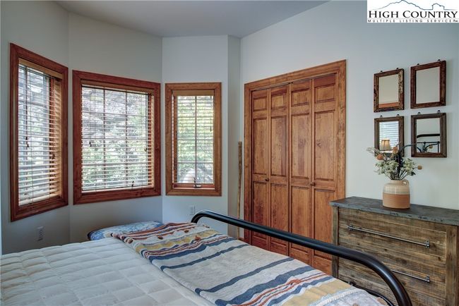 9D - 202 Pleasant Vw, Condo with 2 bedrooms, 2 bathrooms and null parking in Sugar Mountain NC | Image 37
