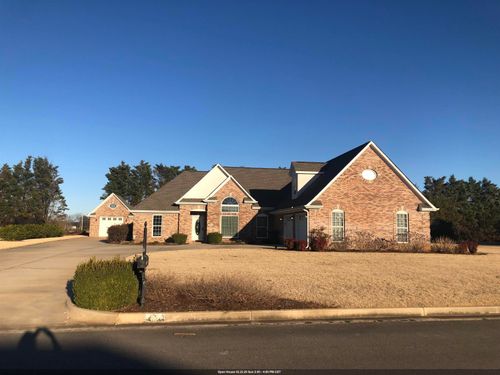 57 Julie Ann Dr, Muscle Shoals, AL, 35661-4792 | Card Image