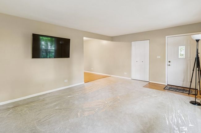 U11 - 820 Pahl Rd, Home with 2 bedrooms, 2 bathrooms and 2 parking in Elk Grove Village IL | Image 6