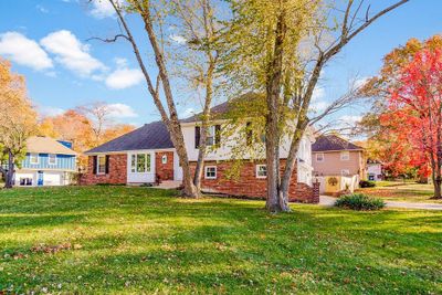 515 W Red Bridge Road, House other with 3 bedrooms, 3 bathrooms and null parking in Kansas City MO | Image 1