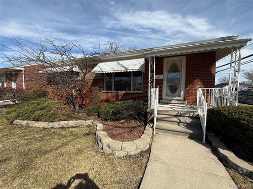 20017 California St, Saint Clair Shores, MI, 48080-3732 | Card Image