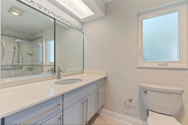 Primary Bathroom | Image 15