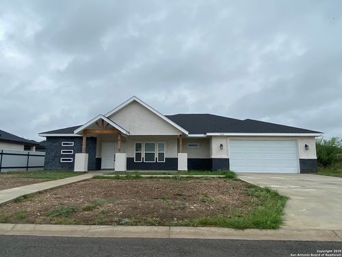 414 Pitaya Ln, Del Rio, TX, 78840-2180 | Card Image