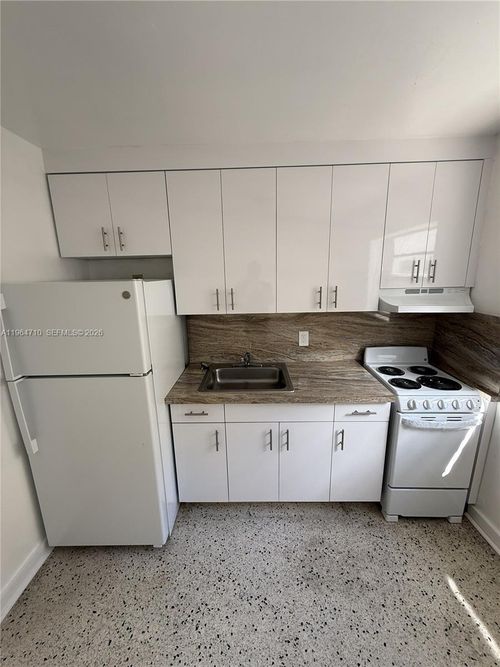 apt-2-926 Nw 5th St, Miami, FL, 33128-1230 | Card Image