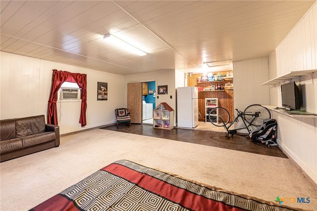 911 S Peck St, House other with 3 bedrooms, 2 bathrooms and null parking in Shiner TX | Image 13