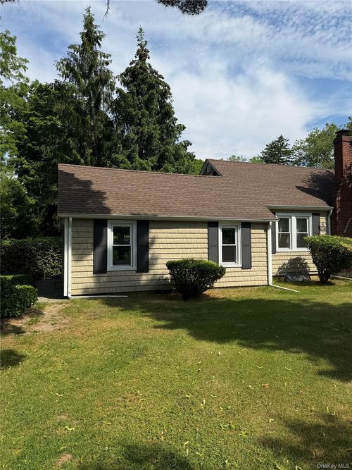 15 Ingersoll St, Huntington Station, NY, 11746-3012 | Card Image