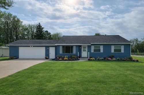 7120 Lapeer Rd, Davison, MI, 48423-3399 | Card Image