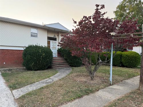 1394 Forest Ave, North Baldwin, NY, 11510-1527 | Card Image