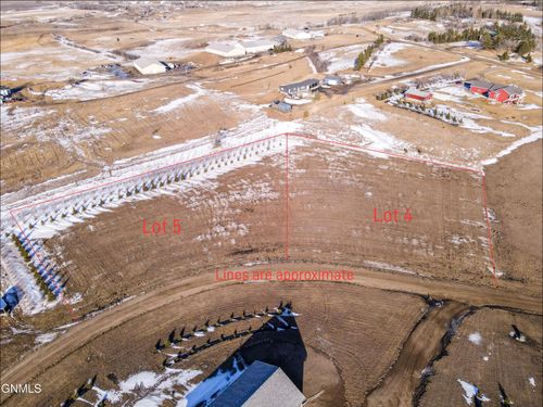 4 1st St, Valley City, ND, 58072 | Card Image