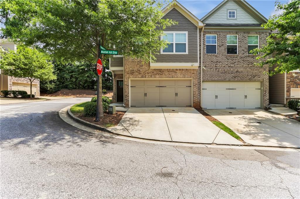 Mountain Ash Dr, Stone Mountain, GA 30083