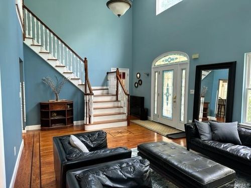 21 Beach Plum Dr, Centerport, NY, 11721-1101 | Card Image