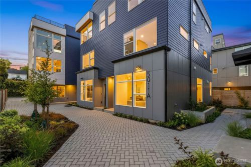b-5011 Fauntleroy Way Sw, Seattle, WA, 98136-1216 | Card Image