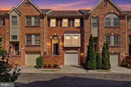 8015 Merry Oaks Ct, VIENNA, VA, 22182-4029 | Card Image