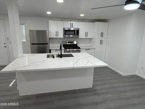 615 E Oak St, Globe, AZ, 85501-1738 | Card Image