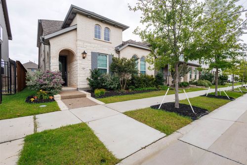 1435 Eden Valleywood Pkwy, Arlington, TX, 76005-1407 | Card Image