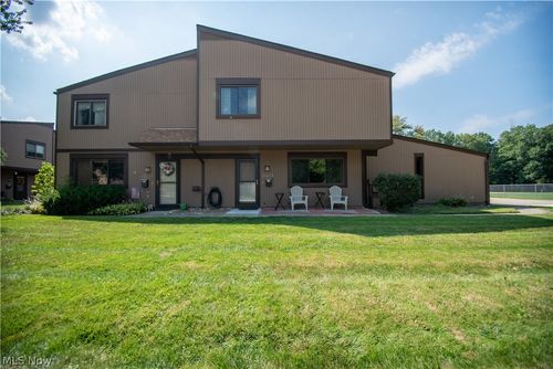 26674 Lake Of The Falls Blvd, Olmsted Falls, OH, 44138-2609 | Card Image