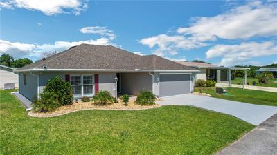 5212 Oxford Court, House other with 3 bedrooms, 2 bathrooms and null parking in Wildwood FL | Image 3