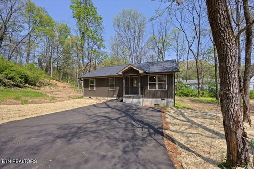 503 Hillcrest St, Clinton, TN, 37716-2206 | Card Image