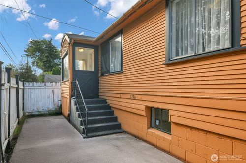1216 N 103rd St, Seattle, WA, 98133-9405 | Card Image