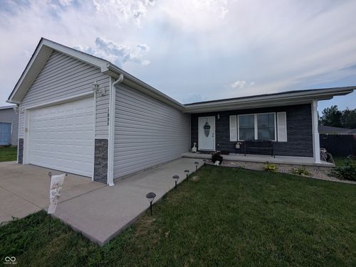 1855 Brookwater Dr, North Vernon, IN, 47265-4869 | Card Image