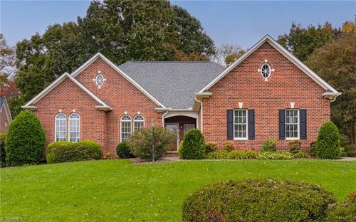 1025 Glen Day Dr, Clemmons, NC, 27012-9614 | Card Image