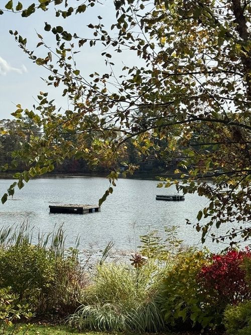 22 Lake Shore Dr, Wayland, MA, 01778-4104 | Card Image