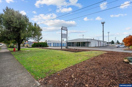 999 N 1st St, Silverton, OR, 97381-1399 | Card Image