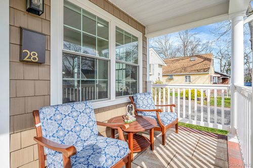 28 Vanderbilt Ave, Babylon, NY, 11704-7319 | Card Image