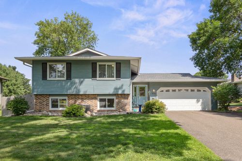 6970 Jonquil Ln N, Maple Grove, MN, 55369-5430 | Card Image