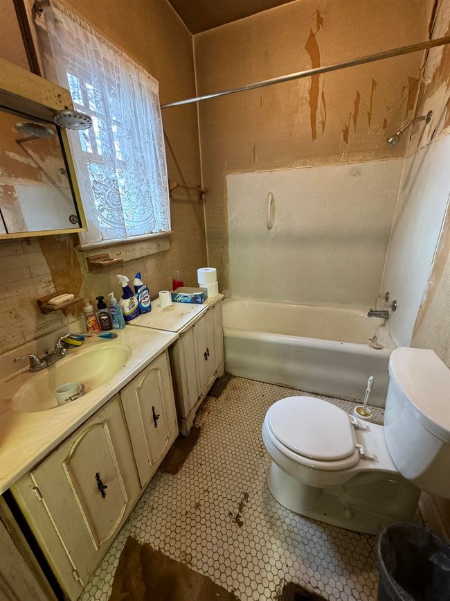 239 Lafayette Ave, House other with 1 bedrooms, 1 bathrooms and null parking in Oolitic IN | Image 16