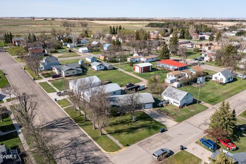 404 Eggert St, Turtle Lake, ND, 58575-4022 | Card Image