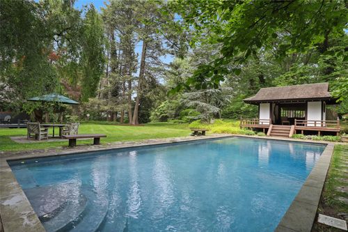 328 Mclain St, Bedford Hills, NY, 10507-2229 | Card Image