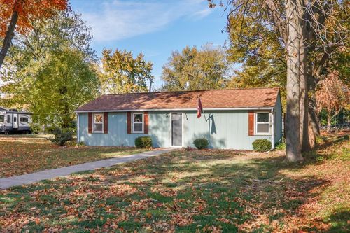 114 W 3rd St, Gridley, IL, 61744-7719 | Card Image