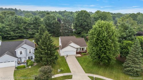 1321 Clear Lake Ct, Oxford, MI, 48371-5981 | Card Image